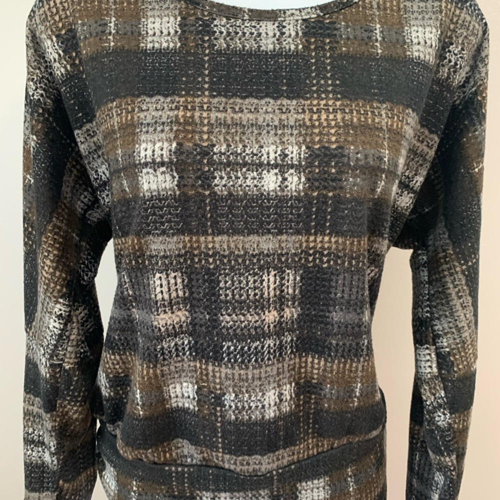 Perfect Neutral Top - Picture 11 of 14